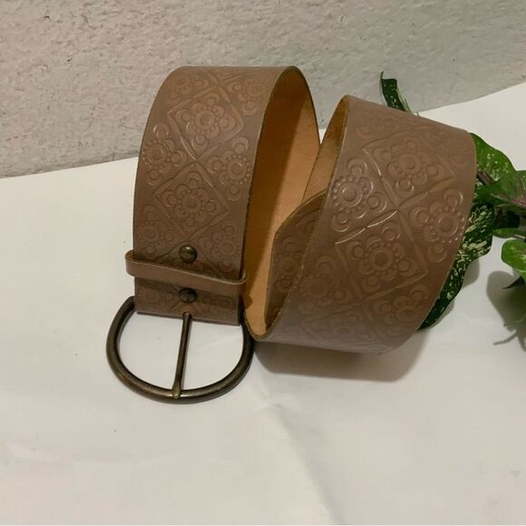 New GAP 1969 Jeans Brown Leather tooled  Wide Belt - Size M 42” Long 2.75” wide - Picture 2 of 10